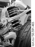v8;piston;auto;automobile;car;chrome;3d;cog;composition;cylinder;element;engine;engineering;equipment;fuel;gear;illustration;iron;isolated;machine;mechanical;metal;metallic;motor;part;ring;rod;shining;shiny;silver;steel;technology;transportation;truck;vehicle;white;crankshaft;vee;eight. Стоковое фото, агентство Ingram Publishing / Фотобанк Лори