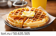 syrup waffle house ai generated. Стоковое AI-изображение, AI-художник Vectorwin / Фотобанк Лори