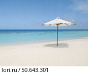 Пляж на острове. Мальдивские острова. Beach on the island. Maldives. Стоковое фото, фотограф Антон Назаров / Фотобанк Лори