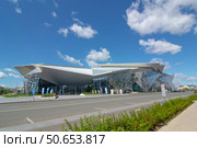 Казань. Новое здание Татарского театра имени Галиаскара Камала летом. Редакционное фото, фотограф Клавдия Васильева / Фотобанк Лори