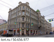 Доходный дом А.А. Карповой (Даниловой). Санкт-Петербург, Суворовский проспект, 11 / 5-я Советская улица, 19 (2021 год). Редакционное фото, фотограф Алексей Иванов / Фотобанк Лори