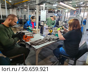 Казанский завод "Пружинный проект", этапы производства пружин. Стоковое фото, фотограф Мария Сергеева / Фотобанк Лори
