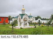 Звонница и церковь иконы Божией Матери "Достойно есть" в Богоявленском монастыре. Город Углич, Ярославская область. Золотое кольцо России (2024 год). Стоковое фото, фотограф Елена Коромыслова / Фотобанк Лори