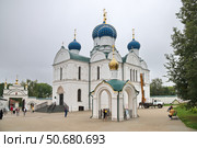 Богоявленский собор и Богоявленская водосвятная часовня в Богоявленском монастыре. Углич, Ярославская область. Золотое кольцо России (2024 год). Редакционное фото, фотограф Елена Коромыслова / Фотобанк Лори