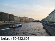 Лодки на реке Фонтанке у моста Ломоносова , Санкт-Петербург. Редакционное фото, фотограф Сергеев Валерий / Фотобанк Лори