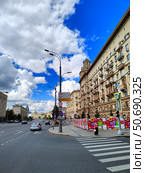 Садовое кольцо в Москве. Малая Сухаревская площадь. Пешеходный переход (2024 год). Редакционное фото, фотограф Ирина Терентьева / Фотобанк Лори