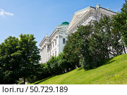 Дом Пашкова. Солнечно. Летний день. Москва. Россия. Редакционное фото, фотограф E. O. / Фотобанк Лори