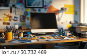scattered desk messy. Стоковое фото, фотограф Vectorwin / Фотобанк Лори