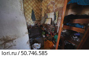 Ransacked slavic apartment revealing poverty and desolation. Стоковое видео, видеограф Mikhail Davidovich / Фотобанк Лори