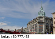 Торговый дом “У Красного моста” - угол набережной Мойки и Гороховой улицы. Санкт-Петербург (2024 год). Редакционное фото, фотограф Вера Смолянинова / Фотобанк Лори