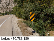 Traffic warning sign along Gorgan Bojnord road in Golestan National Park, Iran. Стоковое фото, фотограф Михаил Пряхин / Фотобанк Лори