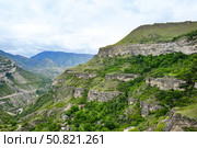 Горное село Гуниб туманным днем. Республика Дагестан, Россия. Стоковое фото, фотограф Александр Тараканов / Фотобанк Лори