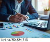 The 2025 New Year business goals concept. Businessman analyzes graph of trend market growth in 2025 and plans business growth and profit increases. calculates financial data. Стоковое AI-изображение, AI-художник Sergey Grishin / Фотобанк Лори