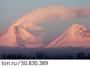 Eruption of Kliuchevskoi Volcano, Kamchatka, Russia. Стоковое фото, фотограф Richard Roscoe/Stocktrek Images / ТАСС / Фотобанк Лори