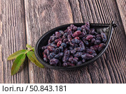 Sweet juicy ripe honeysuckle berries. Стоковое фото, фотограф Андрей Старостин / Фотобанк Лори
