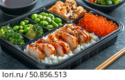 Delicious Grilled Chicken With Teriyaki Sauce Served With Rice and Vegetables in a Bento Box. Стоковое AI-изображение, AI-художник Юлия Гапеенко / Фотобанк Лори