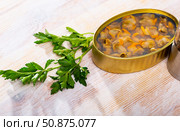 Canned mussels in oil on table. Стоковое фото, фотограф Яков Филимонов / Фотобанк Лори
