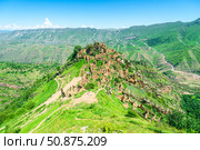 View of the ruins of an abandoned mountain village in the mountains of the North Caucasus (2024 год). Стоковое фото, фотограф Константин Лабунский / Фотобанк Лори