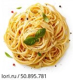 Linguine pasta seasoned with fresh basil and spices on white background. Стоковое AI-изображение, AI-художник Иван Рябоконь / Фотобанк Лори
