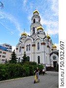 Екатеринбург. Храм-колокольня Большой Златоуст (Максимилиановская церковь) (2024 год). Редакционное фото, фотограф Александр Тараканов / Фотобанк Лори