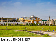 Здание Чувашского государственного академического драматического театра им. К.В. Иванова с Казанской набережной в Чебоксарах. Редакционное фото, фотограф Владимир Шипикин / Фотобанк Лори