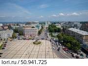 Киев солнечным июньским днем. Украина (2013 год). Редакционное фото, фотограф Виктор Карасев / Фотобанк Лори