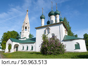 The ancient Church of St. Nicholas the Wonderworker in the Rublenny Gorod (1695) on a sunny May day. Golden Ring of Russia, Yaroslavl (2024 год). Стоковое фото, фотограф Виктор Карасев / Фотобанк Лори