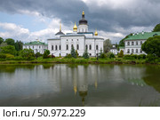 Старинный Собор Трех Святителей Великих (1574 г.). Спасо-Елеазаровский женский монастырь. Елизарово, Псковская область. Стоковое фото, фотограф Анна Карасева / Фотобанк Лори