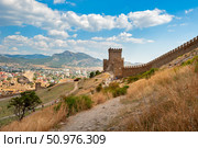 Генуэзская крепость в Судаке. Крым (2019 год). Редакционное фото, фотограф Евгений Дробжев / Фотобанк Лори