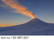 At summit of volcano's explosive eruption, ash column rose up to many km upward, extending ash emission. Стоковое фото, фотограф А. А. Пирагис / Фотобанк Лори