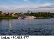 Pavlovo, Nizhny Novgorod region, Russia - 07.18.2025. View of Boats on the Oka River at Pavlovo. Стоковое фото, фотограф Ольга Губская / Фотобанк Лори