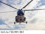 Транспортный вертолет МИ-8Т на фоне облачного неба. Стоковое фото, фотограф Юрий Шурчков / Фотобанк Лори