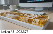 Custom resin keycaps on mechanical keyboard. Стоковое AI-видео, аниматор Юрий Поздников / Фотобанк Лори