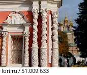 Надкладезная часовня в Троице-Сергиевой лавре. Редакционное фото, фотограф Nosey Silver Fox / Фотобанк Лори