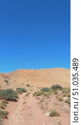 Driving along a country road in Altai desert and semi-desert environment. Стоковое видео, видеограф Сергей Пристяжнюк (Serg Zastavkin) / Фотобанк Лори