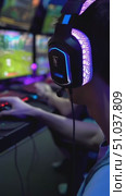 Immerse Yourself in the Thrilling World of Competitive Gaming: A Glimpse into the Dynamic Environment of Players Engaged in High-Stakes Virtual Battles. Стоковое AI-видео, аниматор Владимир Федоров / Фотобанк Лори