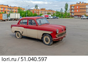 Старый «Москвич-402» — советский автомобиль. Редакционное фото, фотограф Валерий Иванович Клейменов / Фотобанк Лори