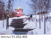 Вид на Знаменский собор из парка Зарядье, Москва (2021 год). Стоковое фото, фотограф Baturina Yuliya / Фотобанк Лори