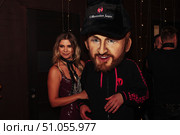 Night Out With a Maximilian Lapin Mascot at the Nightclub (2021 год). Редакционное фото, фотограф Aleksandr Golubev / Фотобанк Лори