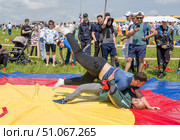 Национальная татаро-башкирская борьба Куреш (борьба на поясах). Традиционно проводится на празднике Сабантуй. (2022 год). Редакционное фото, фотограф Андреева Тамара Викторовна / Фотобанк Лори