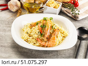 Italian pasta Orzo with prawn. Стоковое фото, фотограф Андрей Старостин / Фотобанк Лори