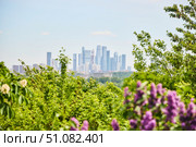View of Moscow's high-rise buildings from the Krylatsky Hills. Редакционное фото, фотограф Наталия Кирсанова / Фотобанк Лори