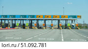 M4 Highway, Russia: May 04, 2022: Toll road sections. Payment for driving on the highway. Редакционное фото, фотограф Наталия Кирсанова / Фотобанк Лори