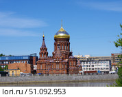 Храм Богоявления на Гутуевском острове. Санкт-Петербург, Двинская улица, 2 (2021 год). Редакционное фото, фотограф Алексей Иванов / Фотобанк Лори