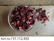 Tea from petals karkade red color. Стоковое фото, фотограф Наталия Кирсанова / Фотобанк Лори