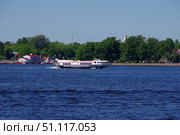 Судно на подводных крыльях "Метеор-142", река Нева, Санкт-Петербург (2021 год). Редакционное фото, фотограф Алексей Иванов / Фотобанк Лори
