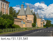 View of the fortress wall of Pokrovsky town from Sapernaya Street, Sofia district, Pushkin city (Tsarskoye Selo)St. Petersburg, Russia. The architect is Pokrovsky. Стоковое фото, фотограф Михаил Аккуратoв / Фотобанк Лори