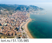 Aerial view of Roses with yachts, Spain. Стоковое фото, фотограф Яков Филимонов / Фотобанк Лори