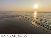 Sunset on Mandrem beach in Goa, India. (2018 год). Стоковое фото, фотограф Емельянов Евгений Викторович / Фотобанк Лори