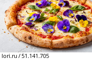 exotic pizza with flowers on white background. Стоковое AI-изображение, AI-художник Анна Никонорова / Фотобанк Лори